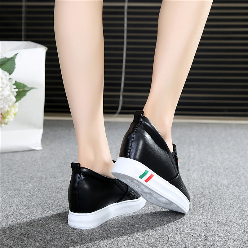 Thời trang châu Âu và châu Âu thấp để giúp giày thường của phụ nữ dày ở giữa giày cao gót giày sneaker nữ hot trend 2021