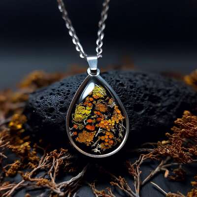 Latvian Lichen handcrafted retro teardrop-shaped necklace with genuine amber lichen moss pendant