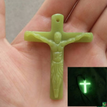 Natural fluorite Luminous Stone night Pearl Christ Jesus luminous cross necklace pendant pendant for men and women