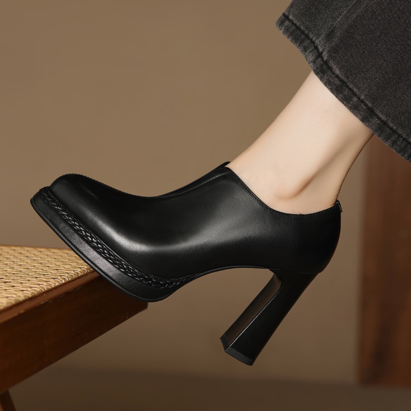 Black Genuine Leather Deep-Cut Single Shoes for Women, Chunky Heel, Spring and Autumn Ankle Boots, Pointed Toe, Waterproof Platform High Heels, Comfortable Ankle Boots
