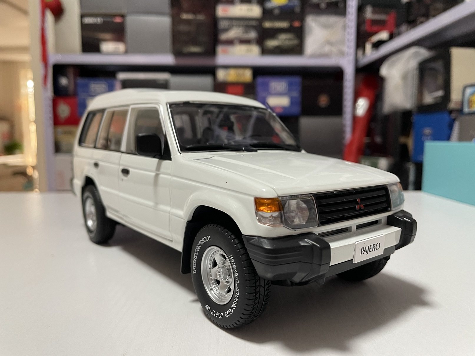 1:18 Mitsubishi Pajero V31 V33 car model Classic old off-road