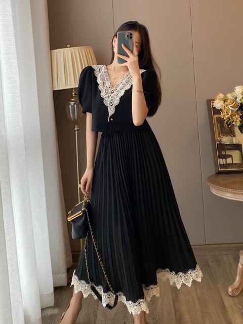 French retro Hepburn style black dress high-end temperament high-waisted thin and fragrant two-piece suit female summer