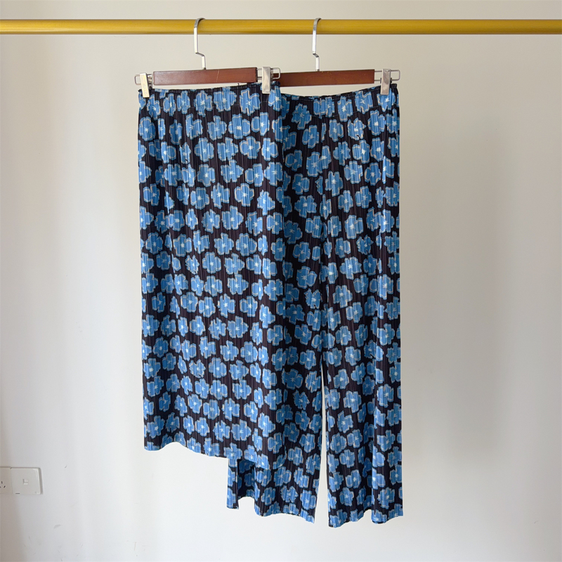 Japanese-Style Pleated Aesthetic Retro Blue Floral Print Elastic Waist Midi Skirt Nine-Point Casual Straight Wide-Leg Pants Japanese-Style Pleated Aesthetic Retro Blue Floral Print Elastic Waist Midi Skirt Nine-Point Casual Straight Wide-Leg Pants