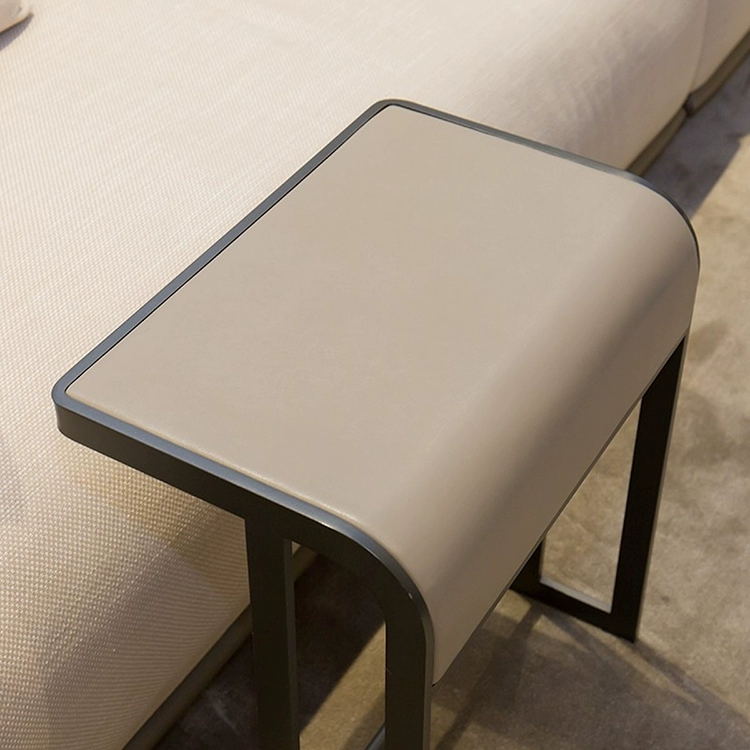 Hàng đầu Yu Home Ghế sofa bên phòng khách đơn giản và hiện đại xuyên qua một số da Khung kim loại Milan Thiết kế nội thất tùy chỉnh - Bàn trà