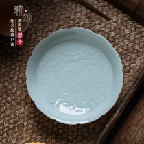 Ya Song Hutian kiln shadow Green carving peony engraving peony pattern sunflower mouth plate handmade green white half knife clay pot bearing snack plate