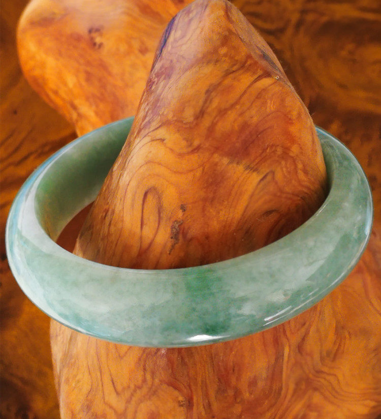 Myanmar old pit A goods emerald bracelet ice glutinous planting full spring green water head foot recheck to pay for one thing