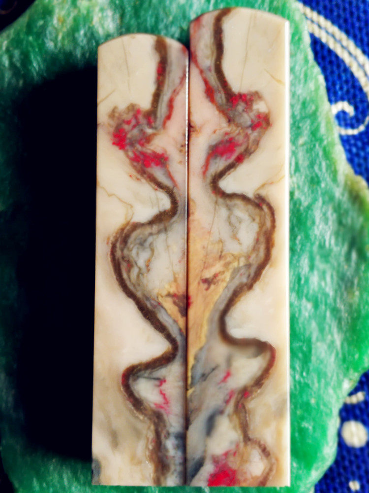 Natural Changcheng Chicken Blood to seal the soft steel base Bahrain Sushan Lao Yellowstone