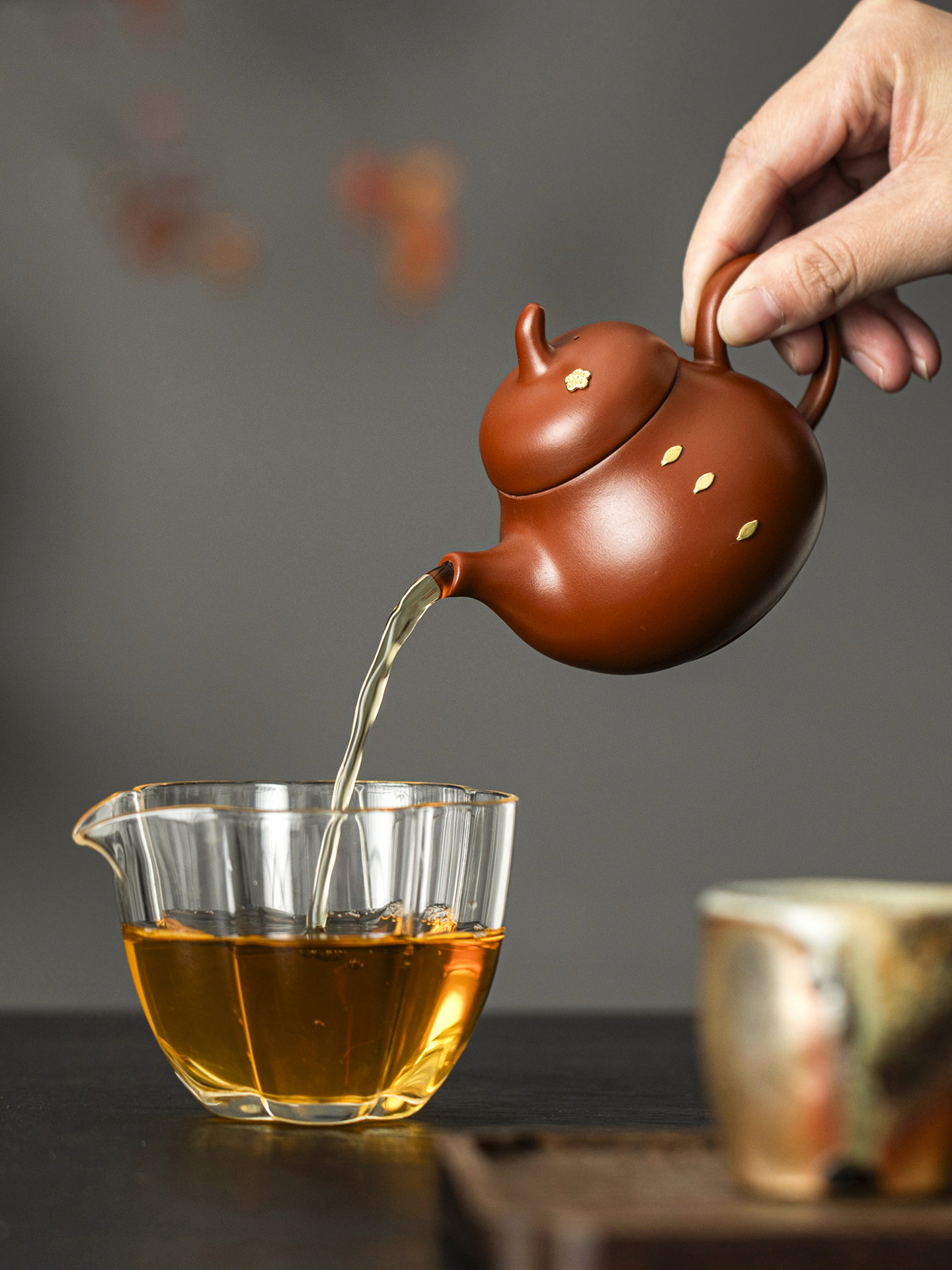 High-End Purple Clay Teapot with Riveted Handle for Home Use, Single Pot for Brewing Tea, Gift Box for Elders, Leaders, Fathers, Practical Gift