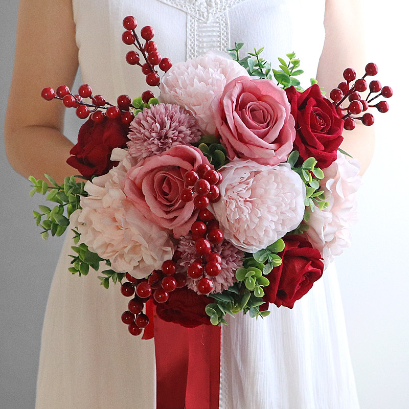Big Red Ensemble Silk Flower Silk Bouquet Emulation Flower Bridal Wedding Wedding Wedding Wedding Celebration with Blossom Ball Tanyard Bouquet Vacation