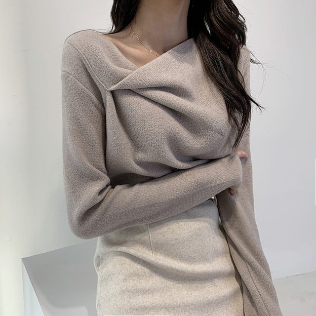 Korean chic autumn and winter elegant smog blue white design sense oblique collar irregular long-sleeved knitted sweater women