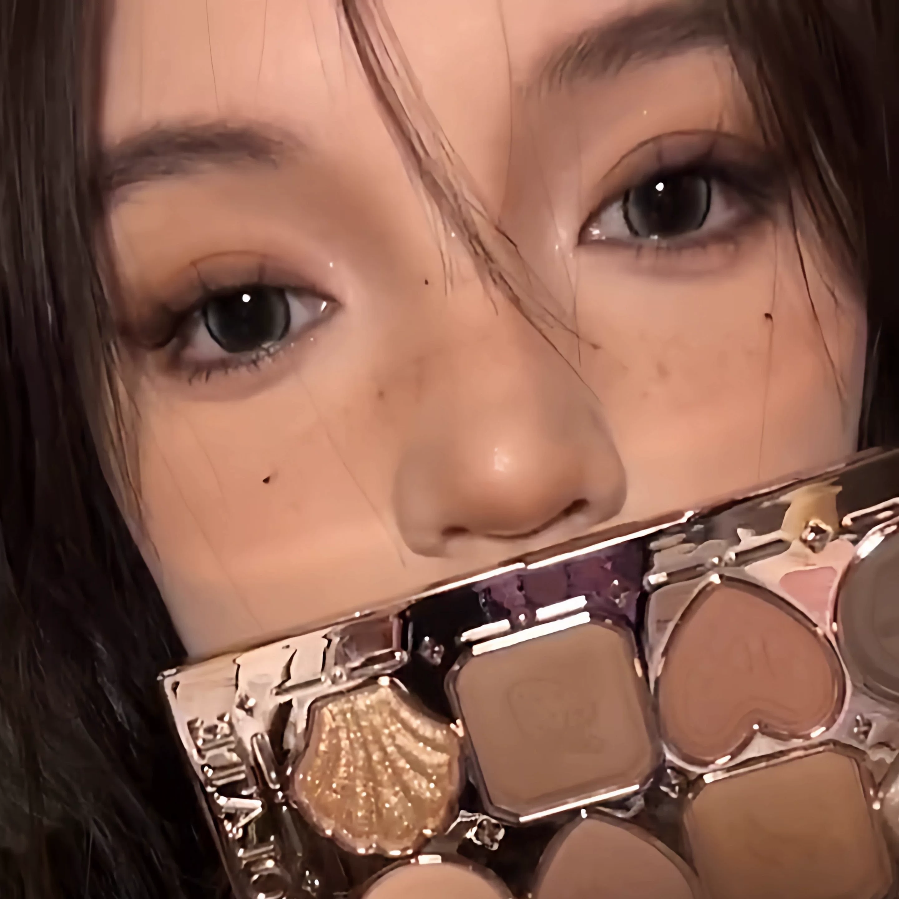 Палетка теней Flower Knows Chocolate Shop Eight Colors Matte Sequins 01 Nutcracker Легко сочетается каждый день