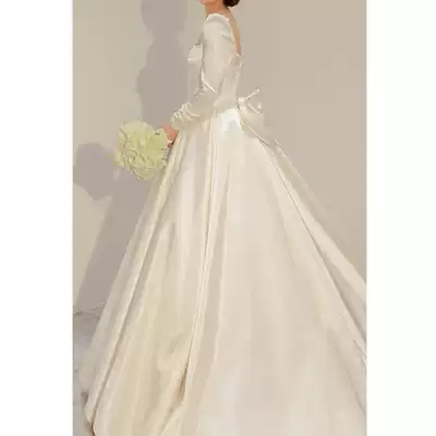 Long sleeve arm wedding dress main yarn 2021 New White French satin vintage Hepburn wind wedding dress female tail