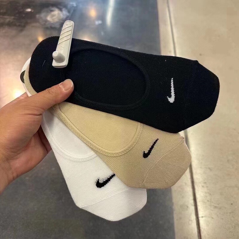 Three Pairs ~ Personal Collection, Won'T Slip Off, Nike No-Show Socks Sx4863-900, 3 Pairs Per Card