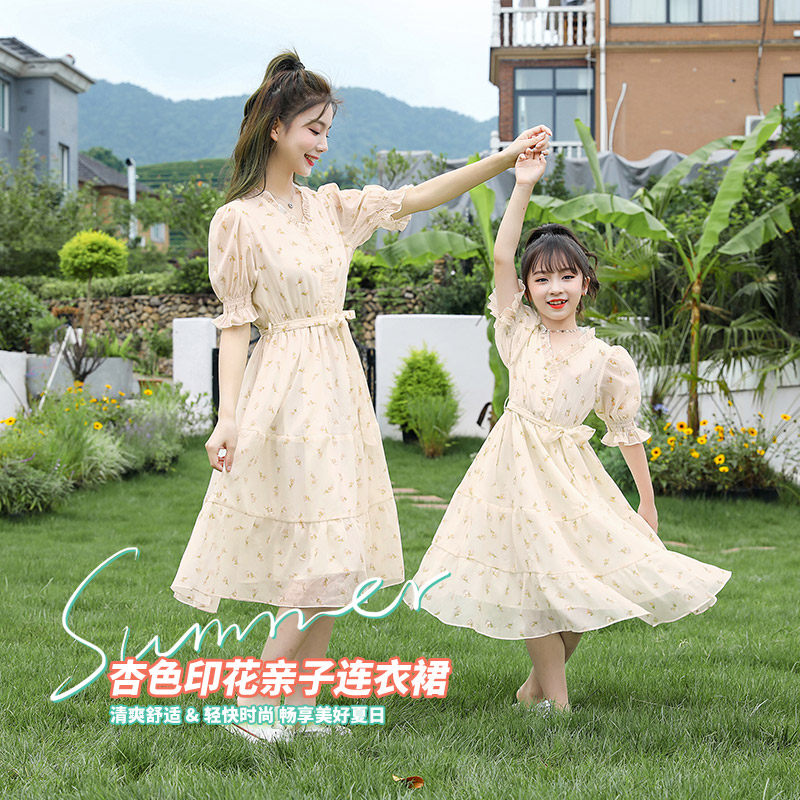 Special parent-child summer dress summer printed snow spinning dress summer dress on red fried street high-end dress