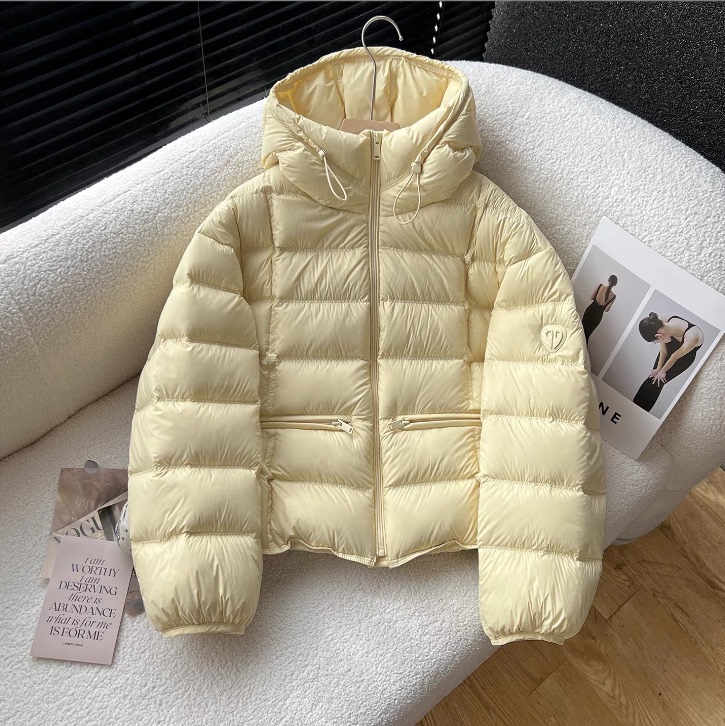 Winter Fashion Simple Short down Jacket for Women with Hood, Stylish and Versatile, Slimming and Warm, Thick Coat for Petite Figures