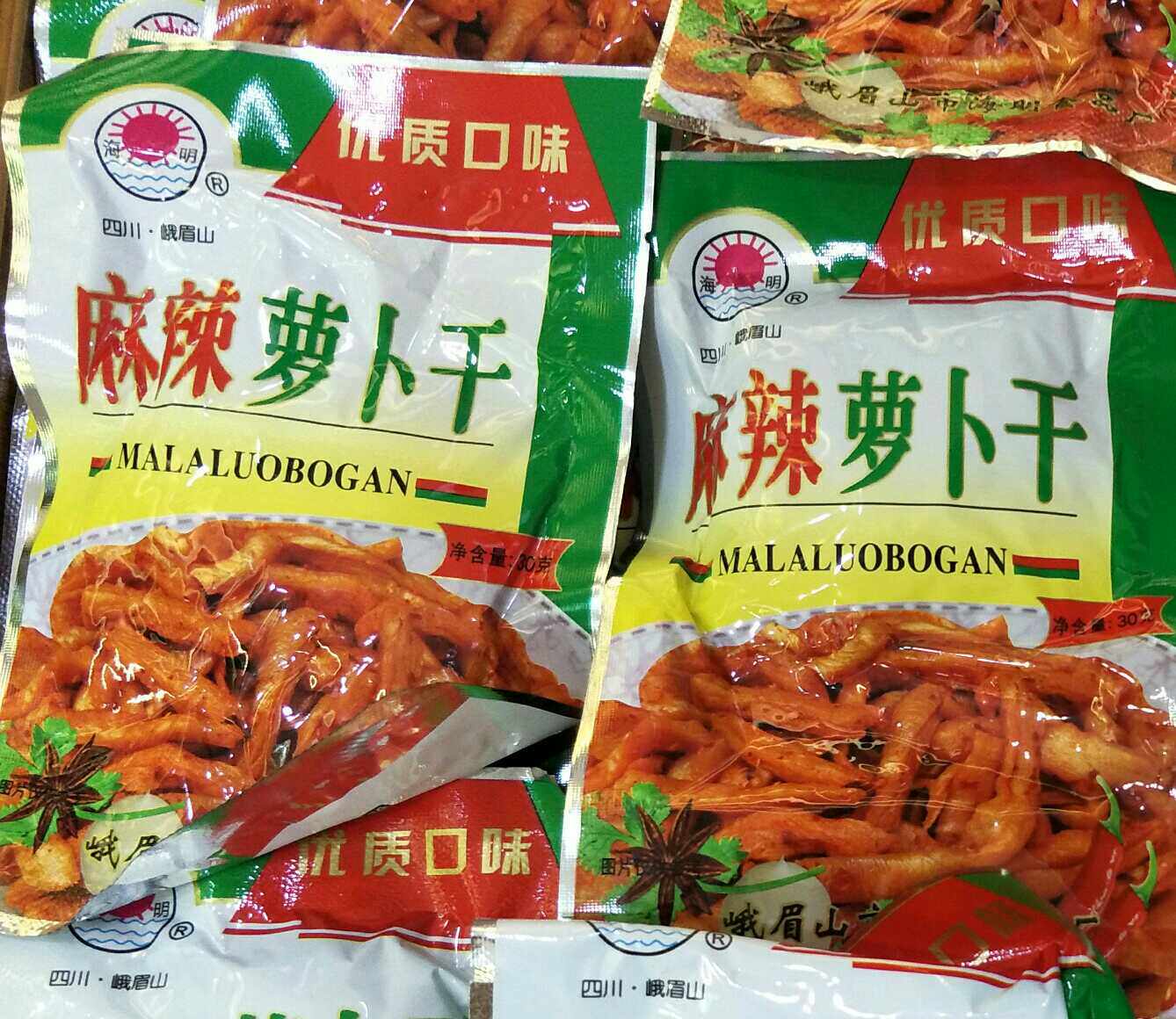 Sichuan Emeishan Haiming spicy dried radish 25g halal food snack snacks full 28 bags