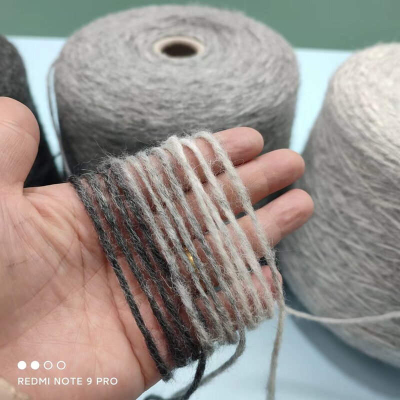 Italian Imported Royal Baby Alpaca Wool Hand-Knitted Medium-Thick Yarn, Original Barrel, Fluffy, Soft, Close-Fitting, Non-Itchy, and Warm Italian Imported Royal Baby Alpaca Wool Hand-Knitted Medium-Thick Yarn, Original Barrel, Fluffy, Soft, Close-Fitting, Non-Itchy, and Warm