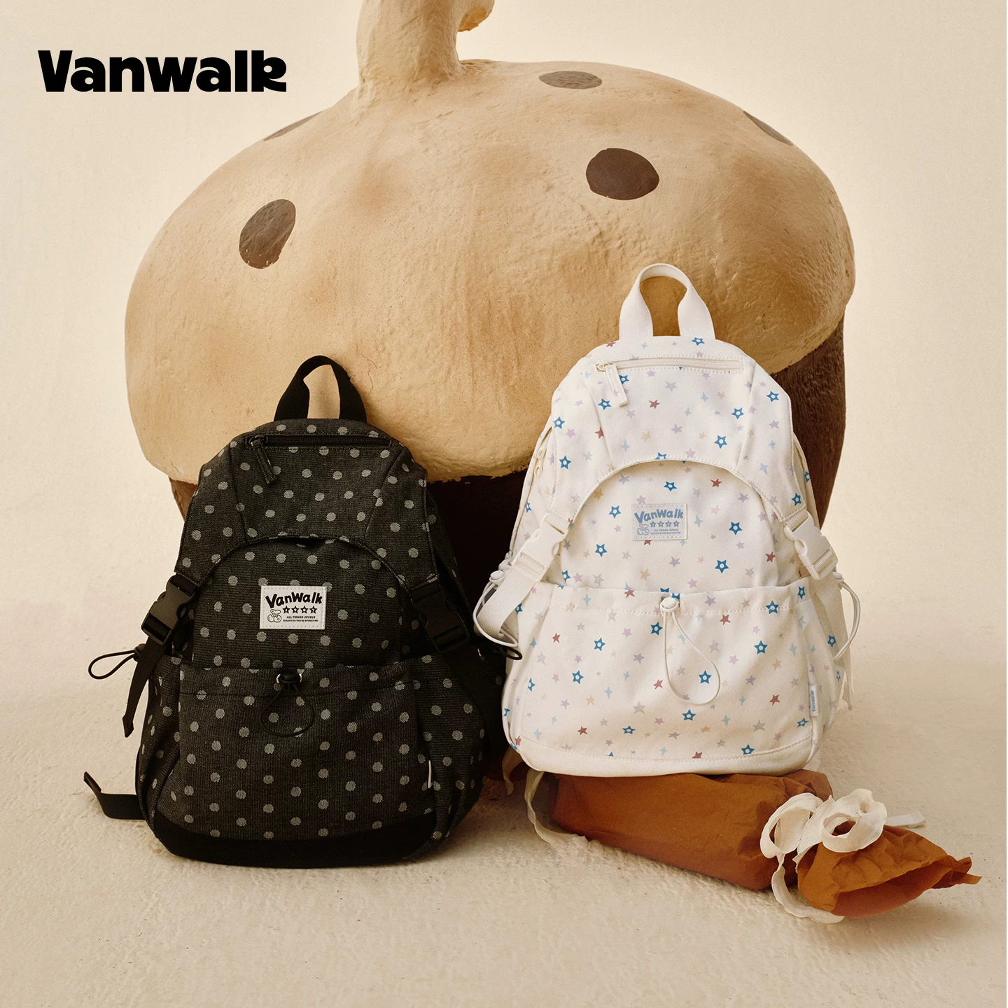 VANWALK Pinecone Tribe New Niche Star Leopard Print Casual Backpack Women's Commuting Black School Bag
