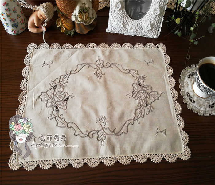 Ex-gratia Foreign Trade Export Europe Handmade Crochet Hook Edge Beige Base Cloth Hand Embroidered Grey Line Flower Dining Cushion Decorative Lid