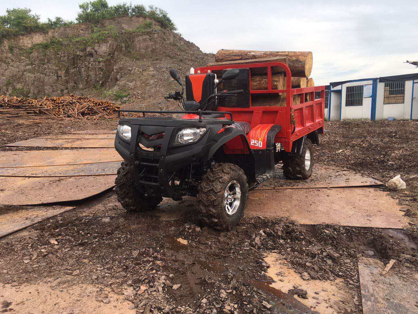 Large 2WD 4WD Big Bull ATV Farmer Vehicle 400CC Water-cooled All-terrain Motorcycle Farm Vehicle with Bucket