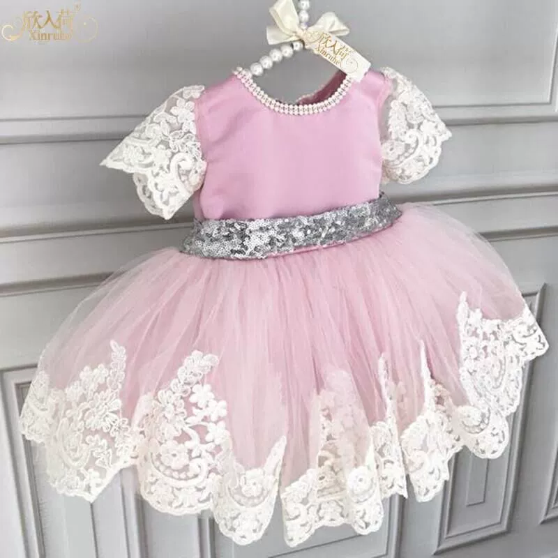 Xin chào các bé ăn mặc màu hồng nơ ngắn tay ngắn công chúa váy piano biểu diễn trang phục biểu diễn đồ cô dâu chú rể trẻ em