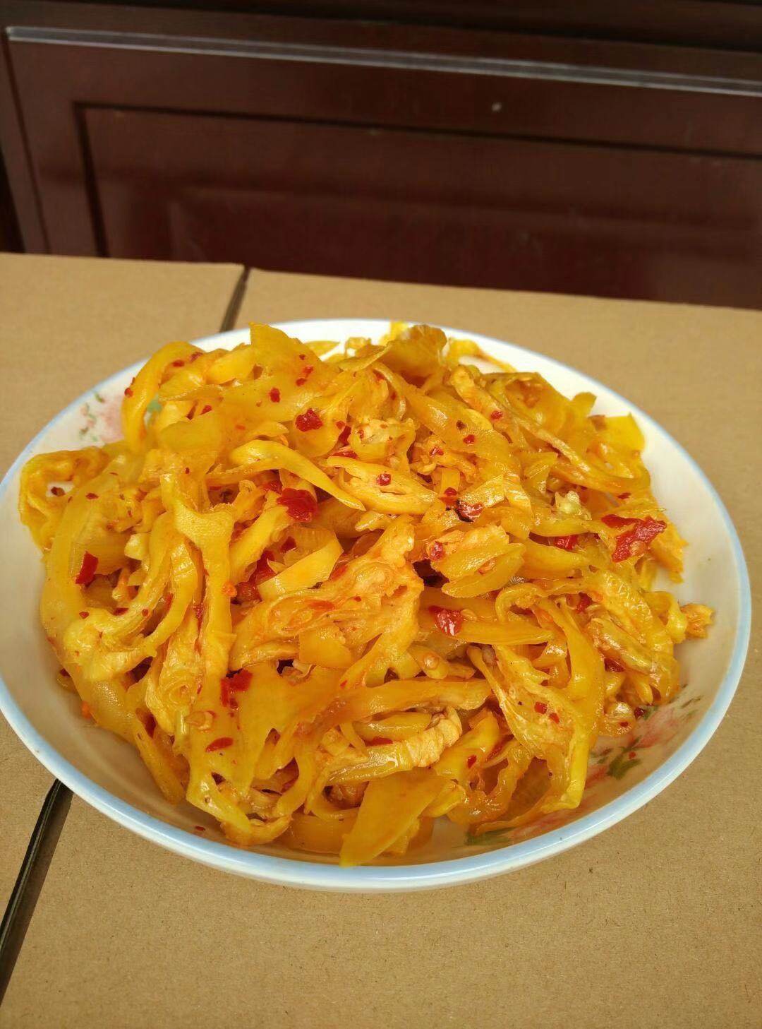 Hunan Xinhua Specialty Freshly Made Spicy Rabbit Ears Delicious Crispy Spicy Spicy Taste Handmade Fresh on the Day