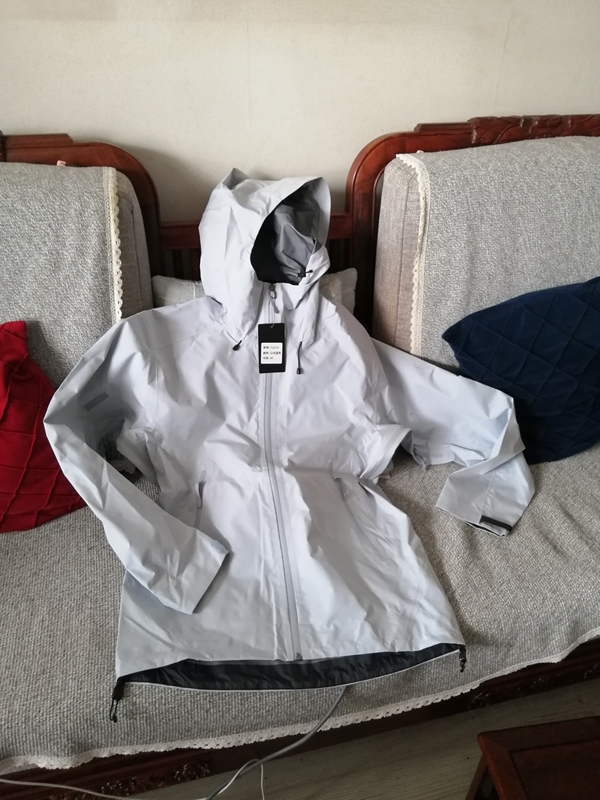 For Those Who Understand the Product, the Unbranded Gtx Jacket Is a Unisex Model with High Quality and Low Price