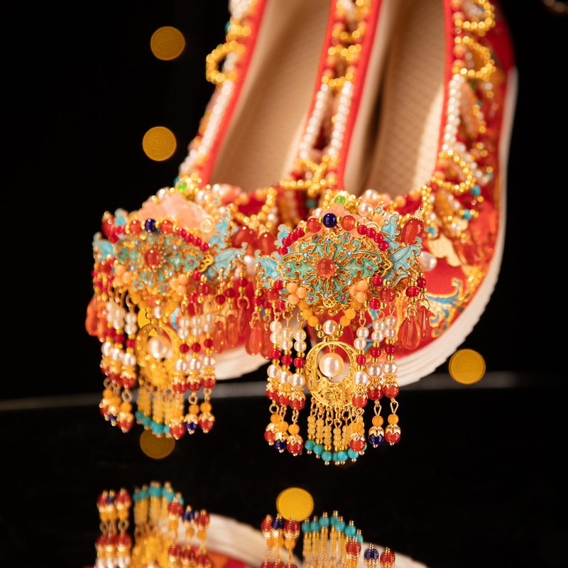 Wu Xiuyuan's Original Cloisonné Chinese Wedding Shoes with Internal Height Increase, Pearl Tassels, Xiuhe Shoes, Song Dynasty Style, Ming Dynasty Style, Hanfu Wedding Shoes Wu Xiuyuan's Original Cloisonné Chinese Wedding Shoes with Internal Height Increase, Pearl Tassels, Xiuhe Shoes, Song Dynasty Style, Ming Dynasty Style, Hanfu Wedding Shoes
