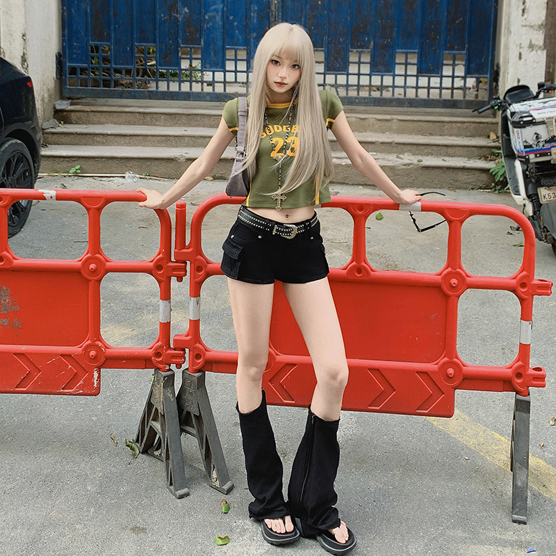 Low-Waisted Denim Shorts for Women, New Spring/Summer Black Tight-Fitting Slimming Hip-Hugging Pocket American Retro Hot Pants
