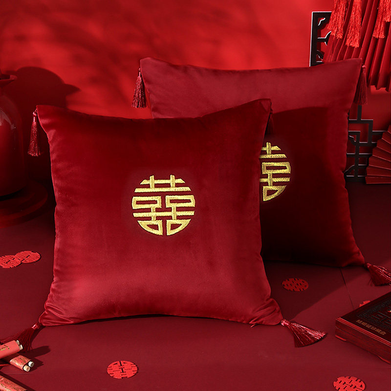 Red Festive wedding with pillows a couple of wedding wedding houses leaning on pillows New wedding supplies beds decorated with sofa cushions