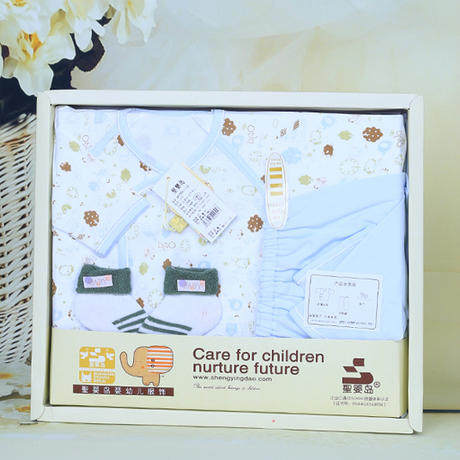 Coffret cadeau pour nouveau-né - vêtements - Ref 1964467 Image 26