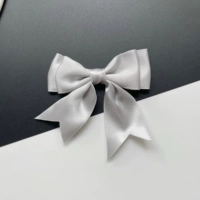 Серый размер около 7*6 см.