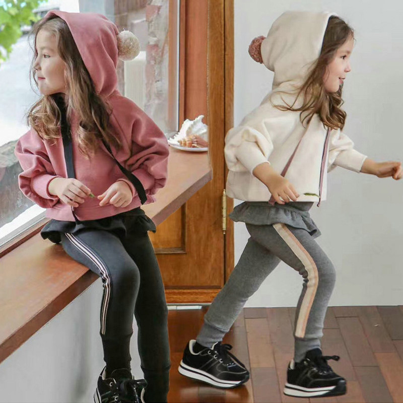 Girls thick T-shirt plus velvet thick autumn and winter 2022 new 3 children 5 years old Western style warm girl hooded casual top