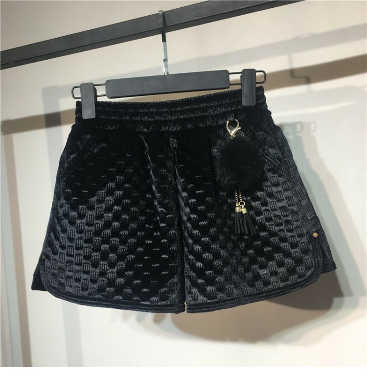 Phiên bản Hàn Quốc cực ngầu của quần short cạp cao nhung sang trọng nữ mùa đông 2018 mới mặc quần ống rộng ống rộng đế bệt quần tập gym nữ