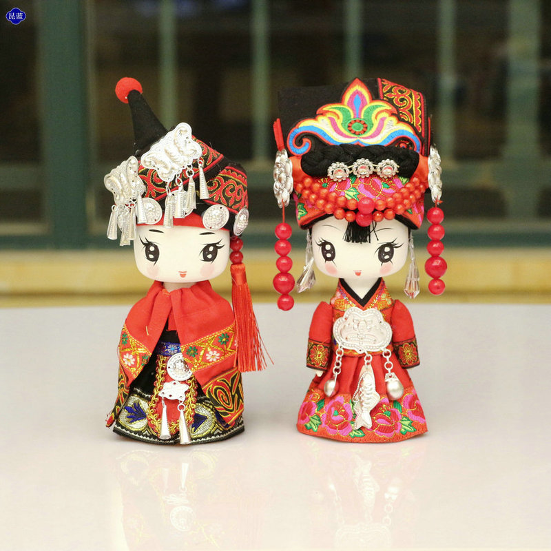 Unique New Ethnic Naxi Couple Dolls Wedding Car Decorations Ethnic Minority Dolls Desktop Ornaments Gift Decoration