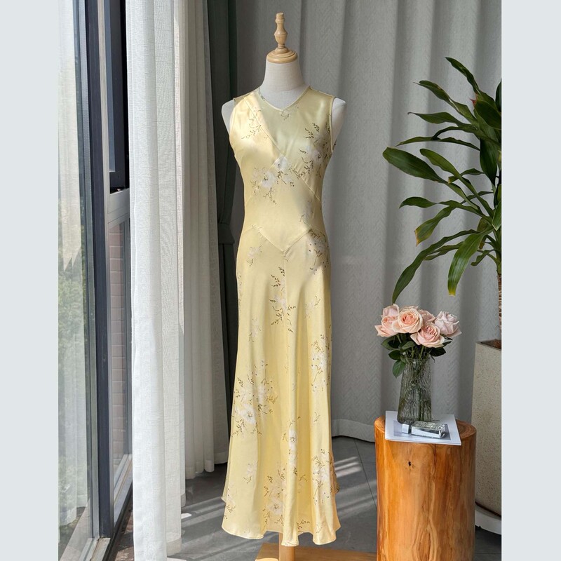 Warm and Elegant Soft Light Long Dress, Gardenia Yellow Wheat Grass Scent, Sand-Washed Silk, Bias-Cut, Slim-Fit, Sleeveless, Mid-Length Dress