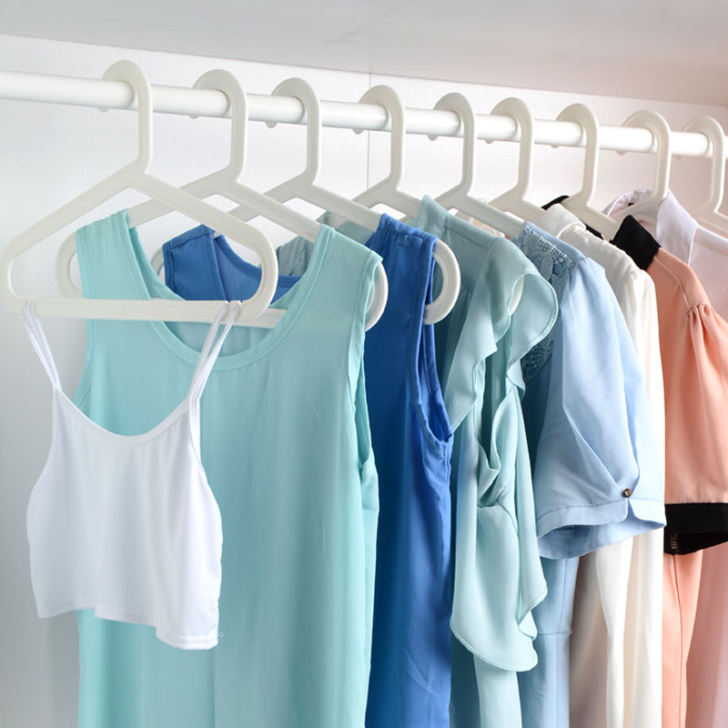 No trace clothes hangers clothes rack hangers non-slip Xinlan IKEA clothes rack plastic hangers simple