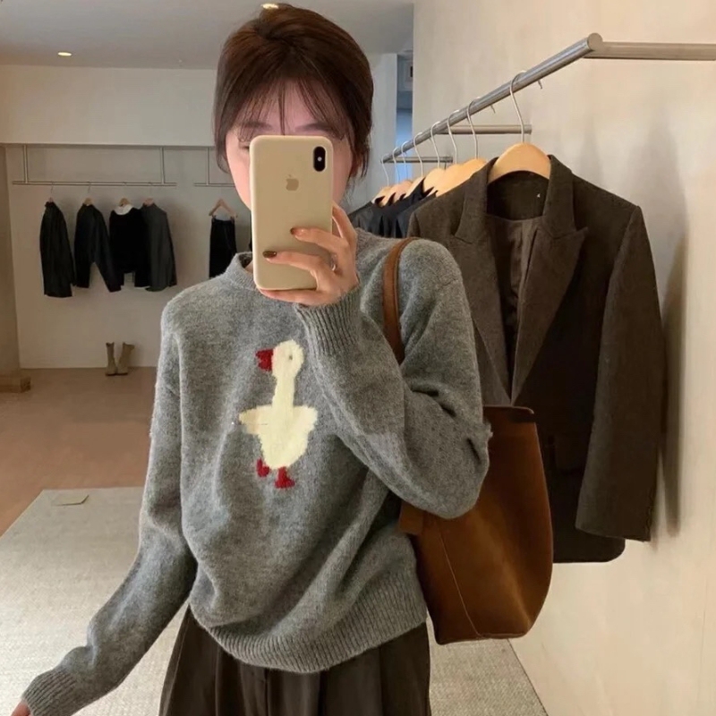 Autumn and Winter Lazy Style Sweater for Women, Korean Style with Little Duck Pattern, Age-Reducing Pullover, Soft and Fluffy Wool Knit