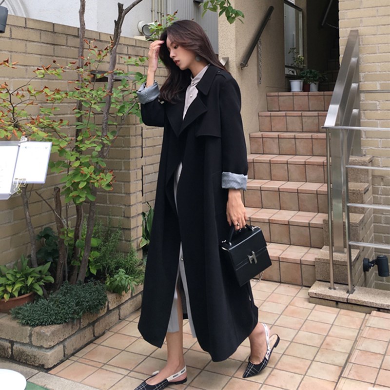 2022 spring and autumn new Hepburn style black windbreaker women's small mid-length version over the knee thin coat chic