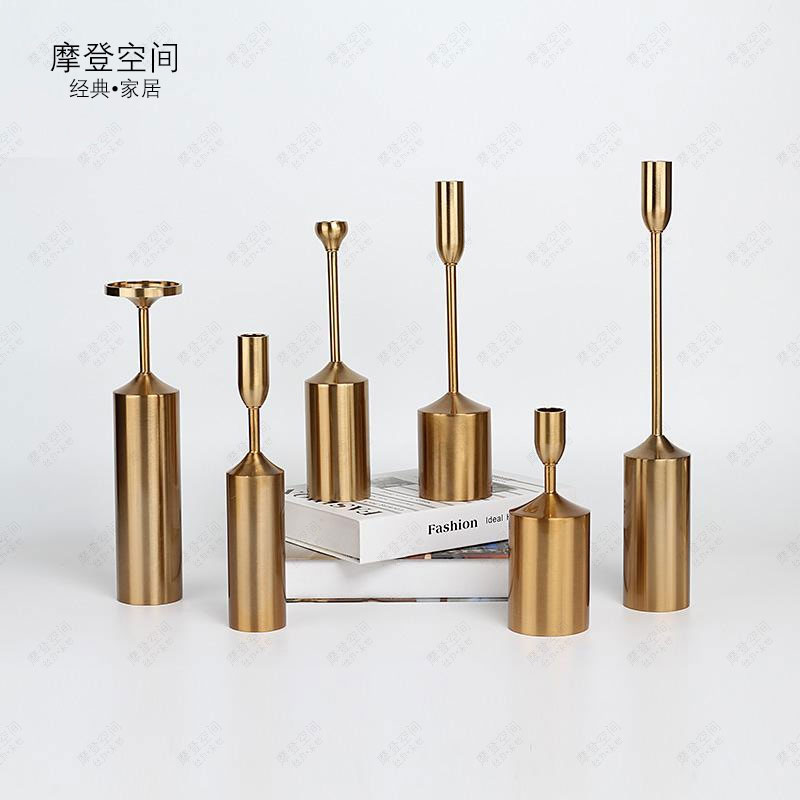 Creative Candle Holders Nordic Minimalist Metal Crafts Swing Accessories Eurostyle Retro Candlestick Romantic Table Golden Candle Holders