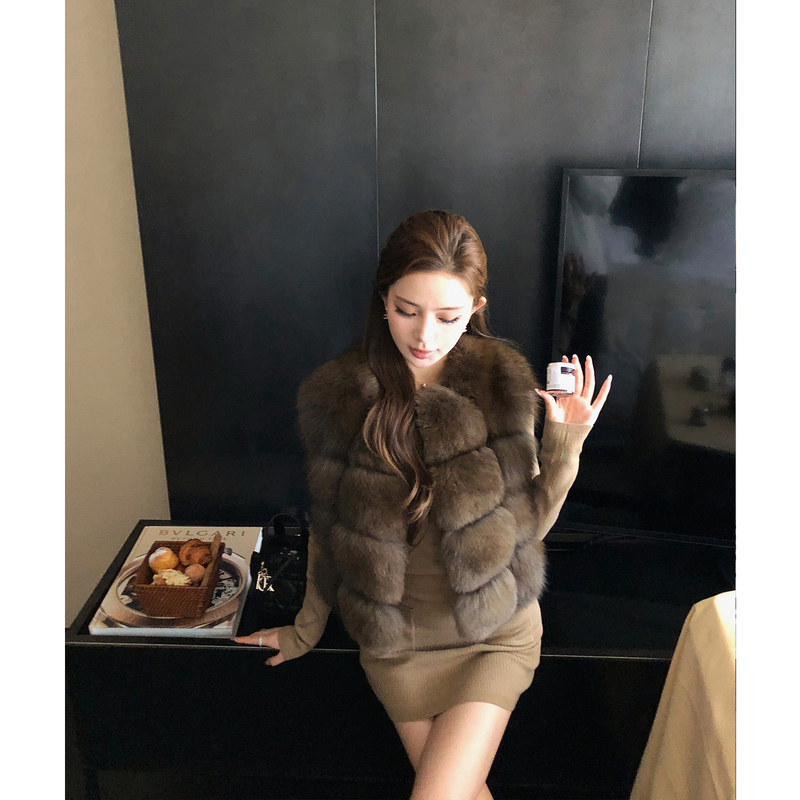 Rcliu Elf Vest 2026 New Gradient Cream Color Fox Fur Vest Women's Short Fur Coat