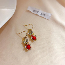 Niu Niu Niu ~ Korea East Gate Temperament Diamond Red Belly Pearl Mavericks Ear Hook Ben Year Fashion HT0135