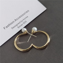 Suitable for all occasions~Silver needle C word with pearl ear ring simple fashion commuter INS wind E00001