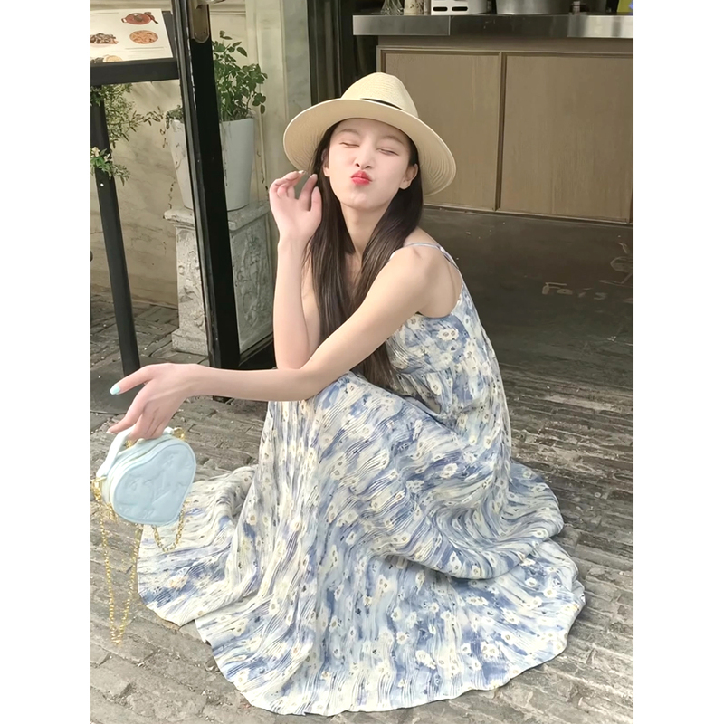 2026 Summer New Daisy Sky Floral Spaghetti Strap Dress Slim Fit Elegant Vacation Style Dress for Women