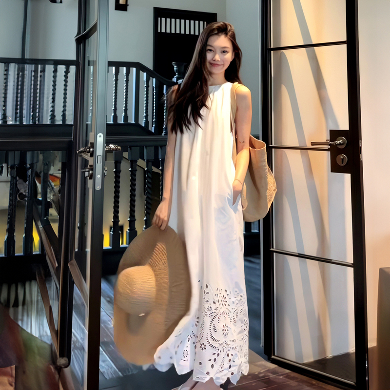2026 Summer Korean Minimalist Vacation Style Jacquard Sleeveless Tank Dress Slimming Loose Mid-Length White Dress 2026 Summer Korean Minimalist Vacation Style Jacquard Sleeveless Tank Dress Slimming Loose Mid-Length White Dress