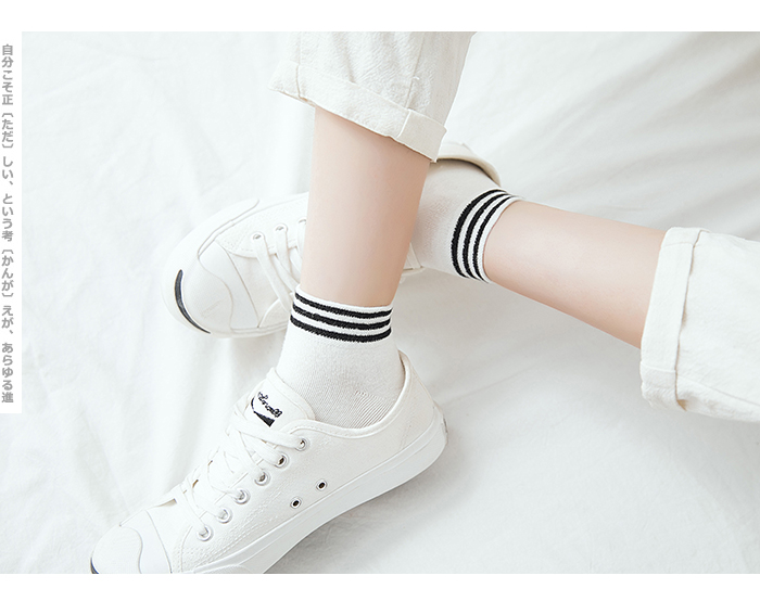 Vớ nữ ống vớ Phiên bản Hàn Quốc của trường thể thao vớ cotton nữ vớ sinh viên sọc vớ đầy đủ 200 trừ 20 tất nữ cổ ngắn dễ thương