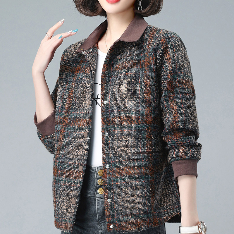 Blouses in blouses in old age women's clothes 2022 Early spring autumn new jacket cardio-shirt mommy middle-aged short-style jacket
