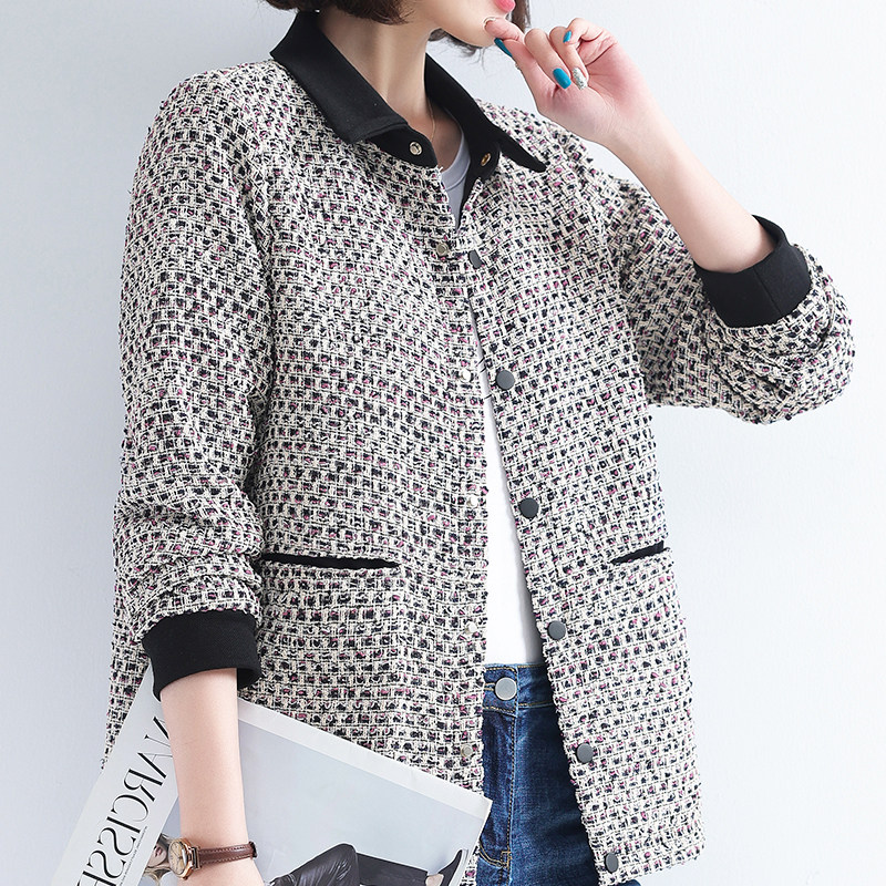 Plaid short coat middle-aged mother 2022 spring and autumn new large size middle-aged and elderly women's Western style cardigan fashion top