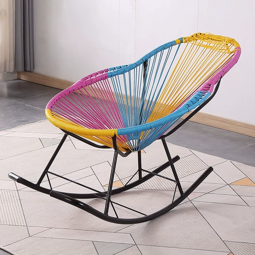 Домашнее качающее кресло с качал