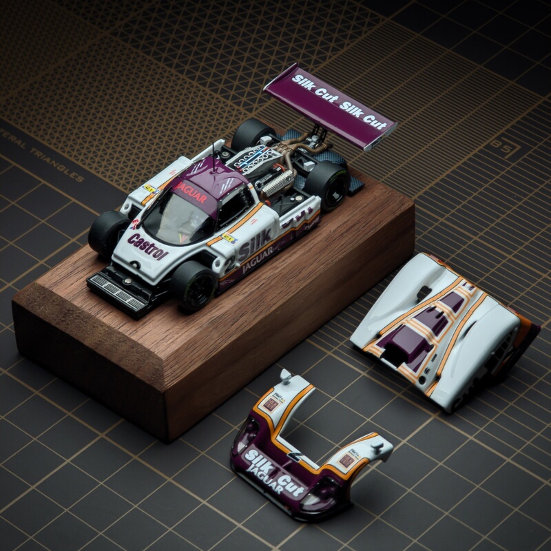 Transcend Model 1:64 Jaguar Xjr 9 1988 Le Mans Champion Alloy Car Model